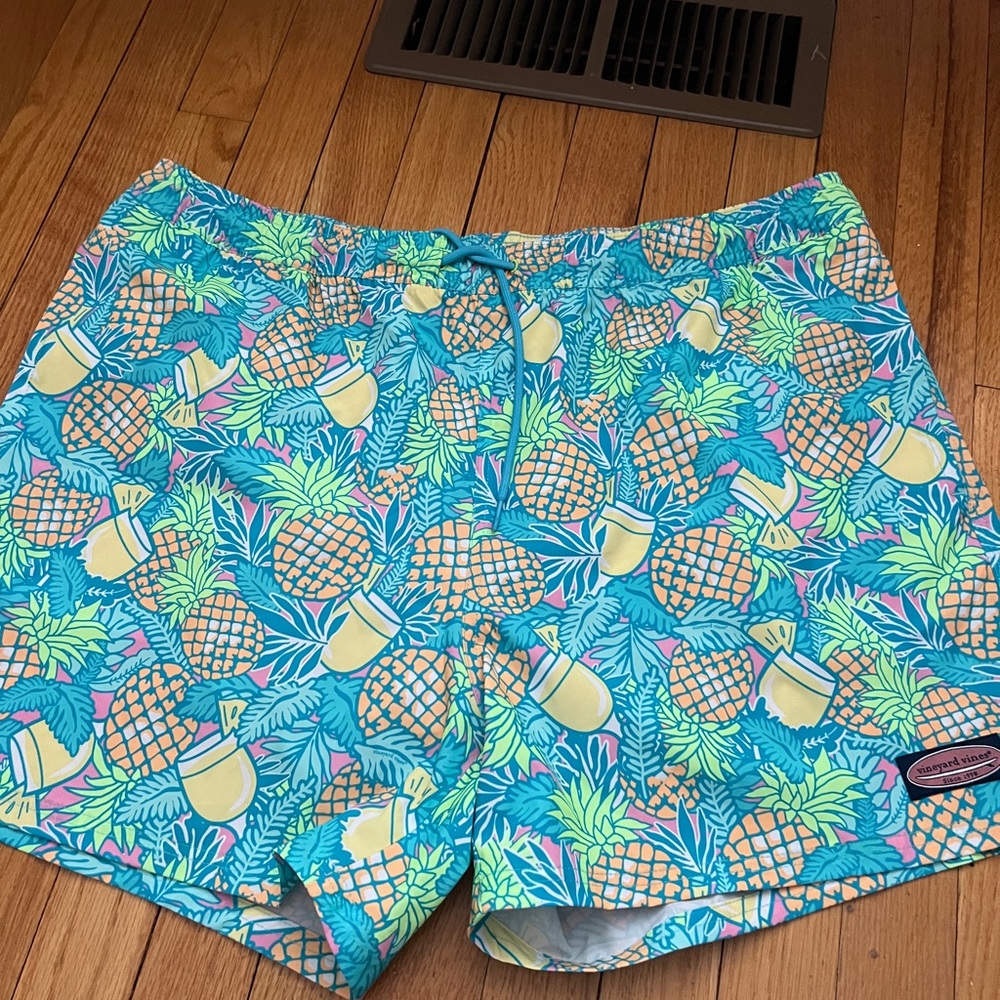 NWT Vineyard Vines 5" Chappy Swim Trunks Cotton Candy L